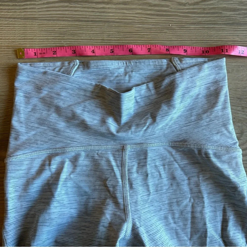 Lululemon women’s Train Times Crop leggings *21" size 4 Ice Grey Alpine White - Picture 8 of 12